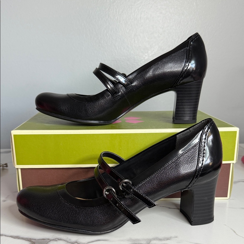 Naturalizer Black Strappy Heels